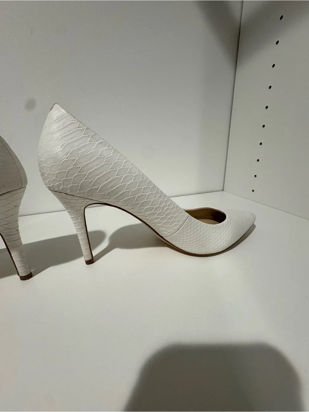 Jessica Simpson White Textured Pointed-Toe Stiletto Pumps